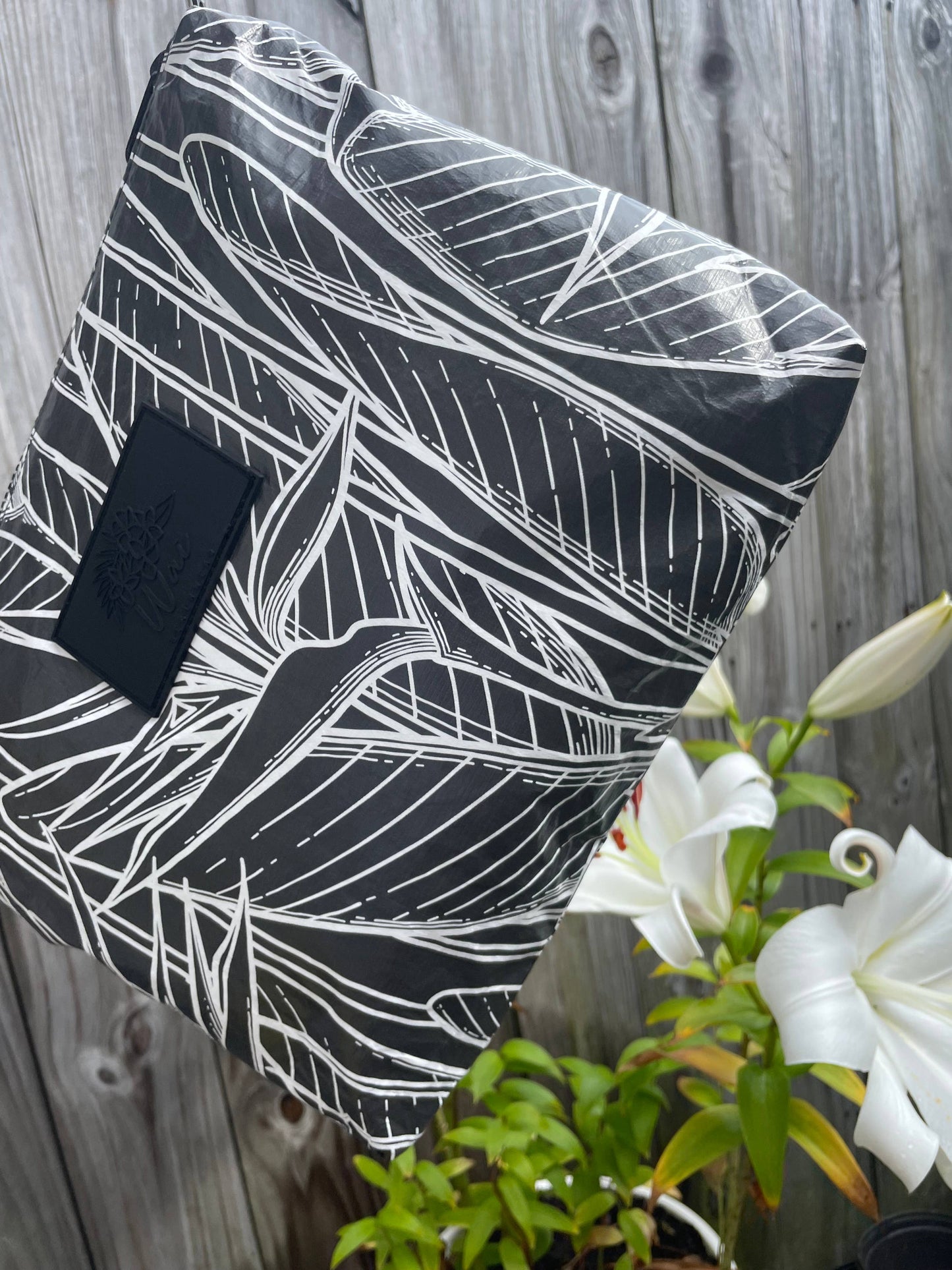 Wai Elements Wet Bag: Black Palm Midi Bag