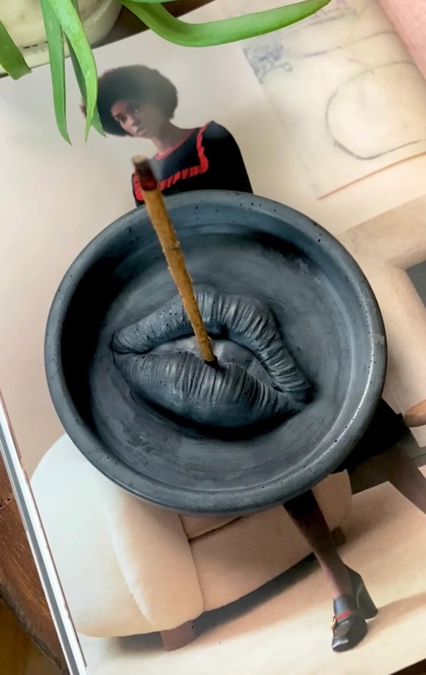 Lip Incense Holder