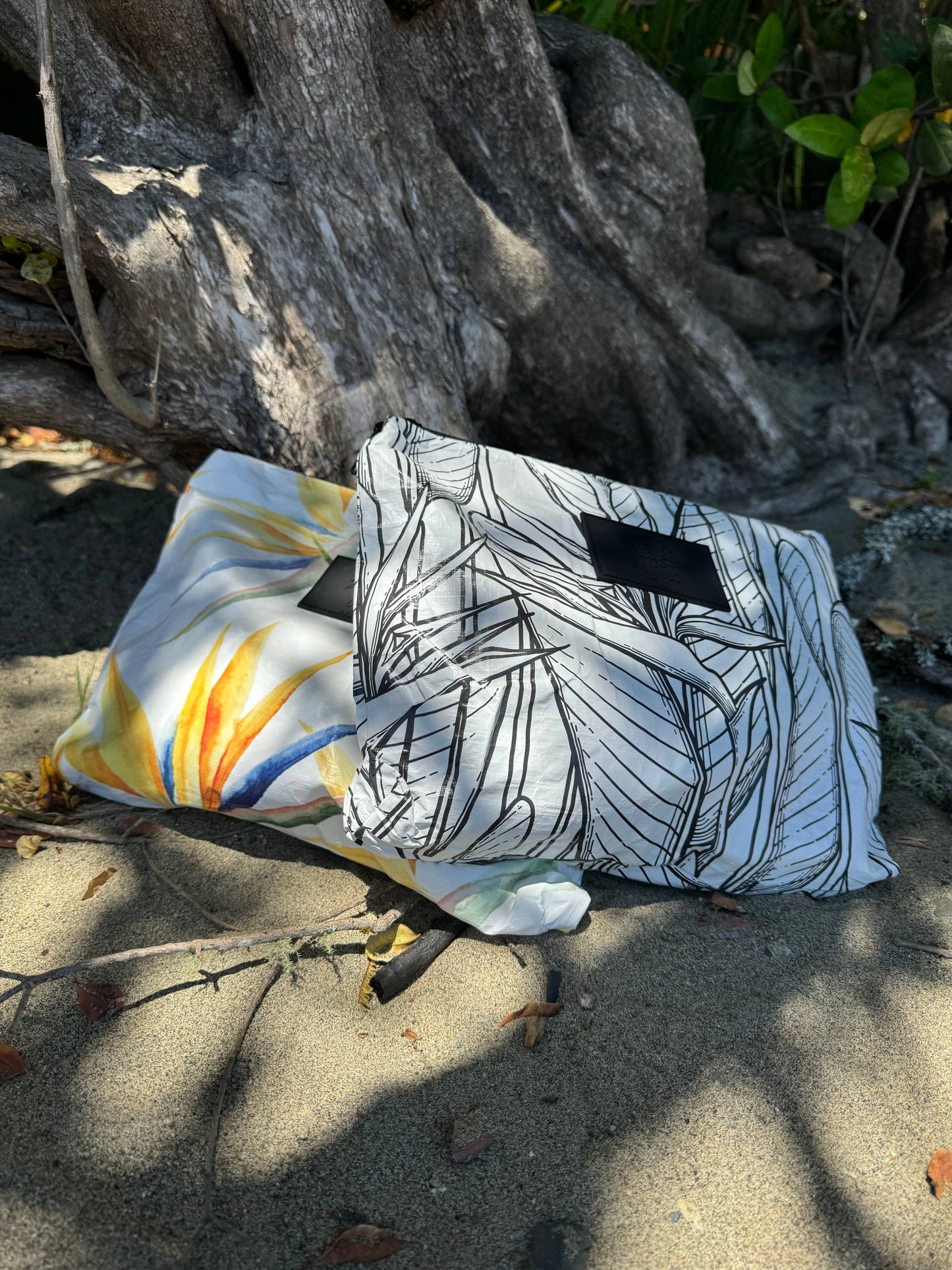 Wai Elements Wet Bag: White Palm Midi Bag